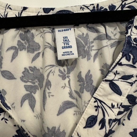 Old Navy Blouse - Picture 2 of 4